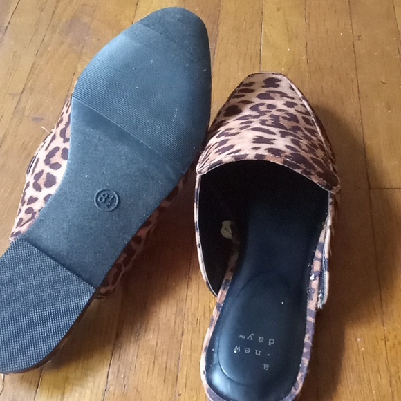 A New Day Cheetah Print Mules - Picture 6 of 6